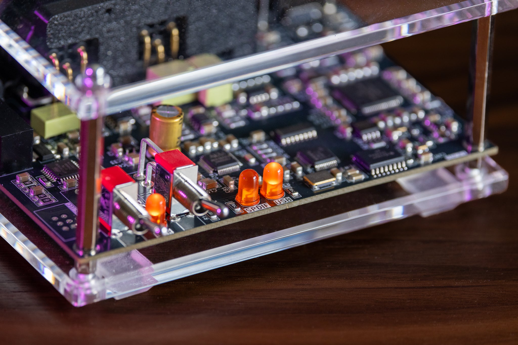 Apos Audio Apos DAC (Digital-to-Analog Converter) Apos x Geshelli Merlin AKM Desktop DAC