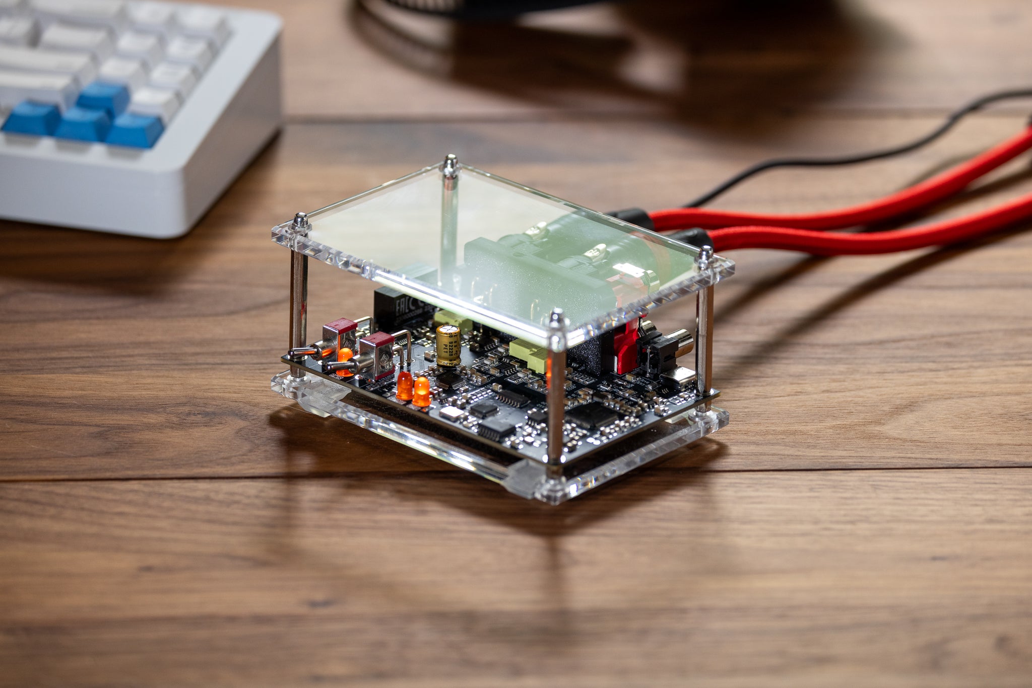 Apos Audio Apos DAC (Digital-to-Analog Converter) Apos x Geshelli Merlin AKM Desktop DAC