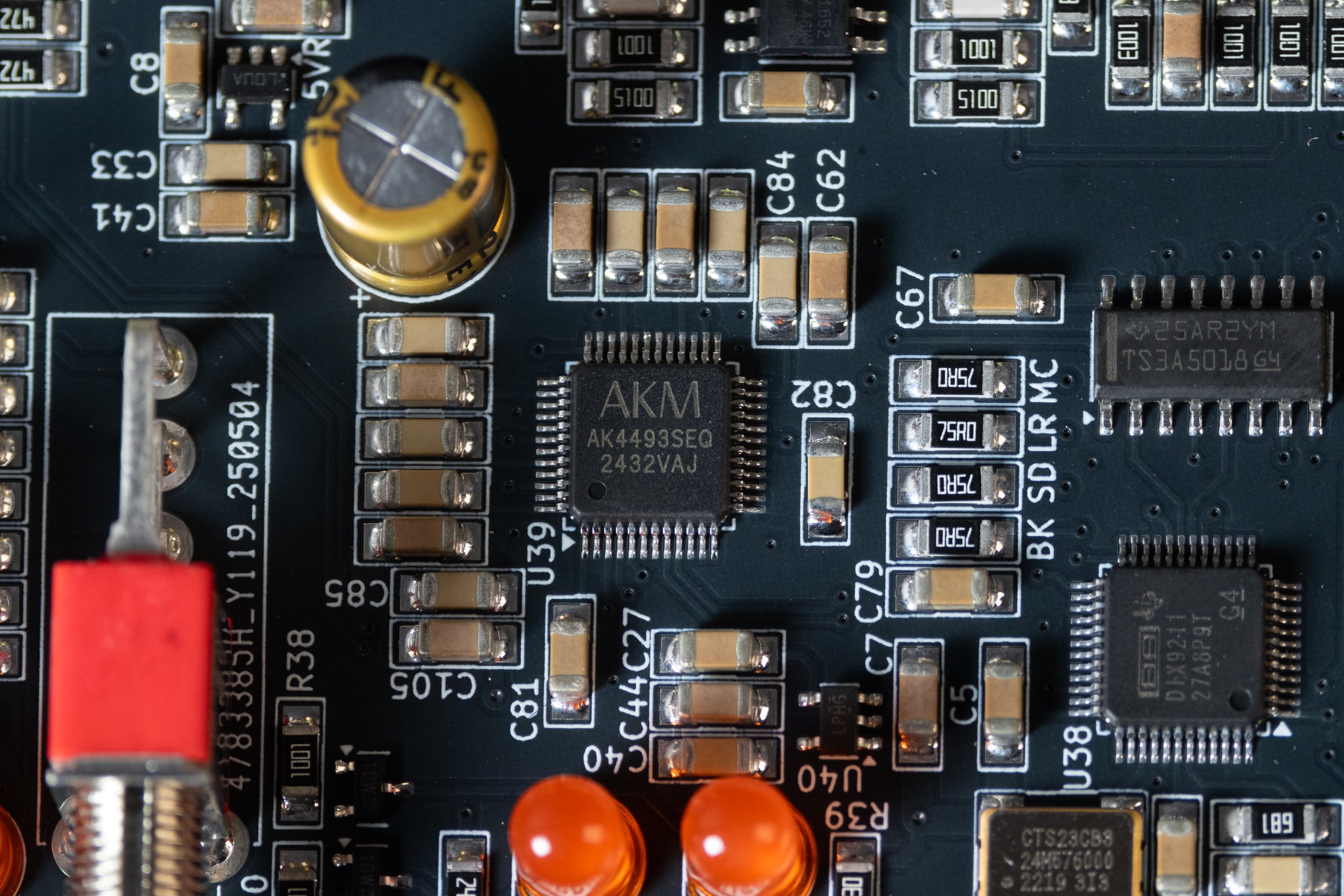 Apos Audio Apos DAC (Digital-to-Analog Converter) Apos x Geshelli Merlin AKM Desktop DAC