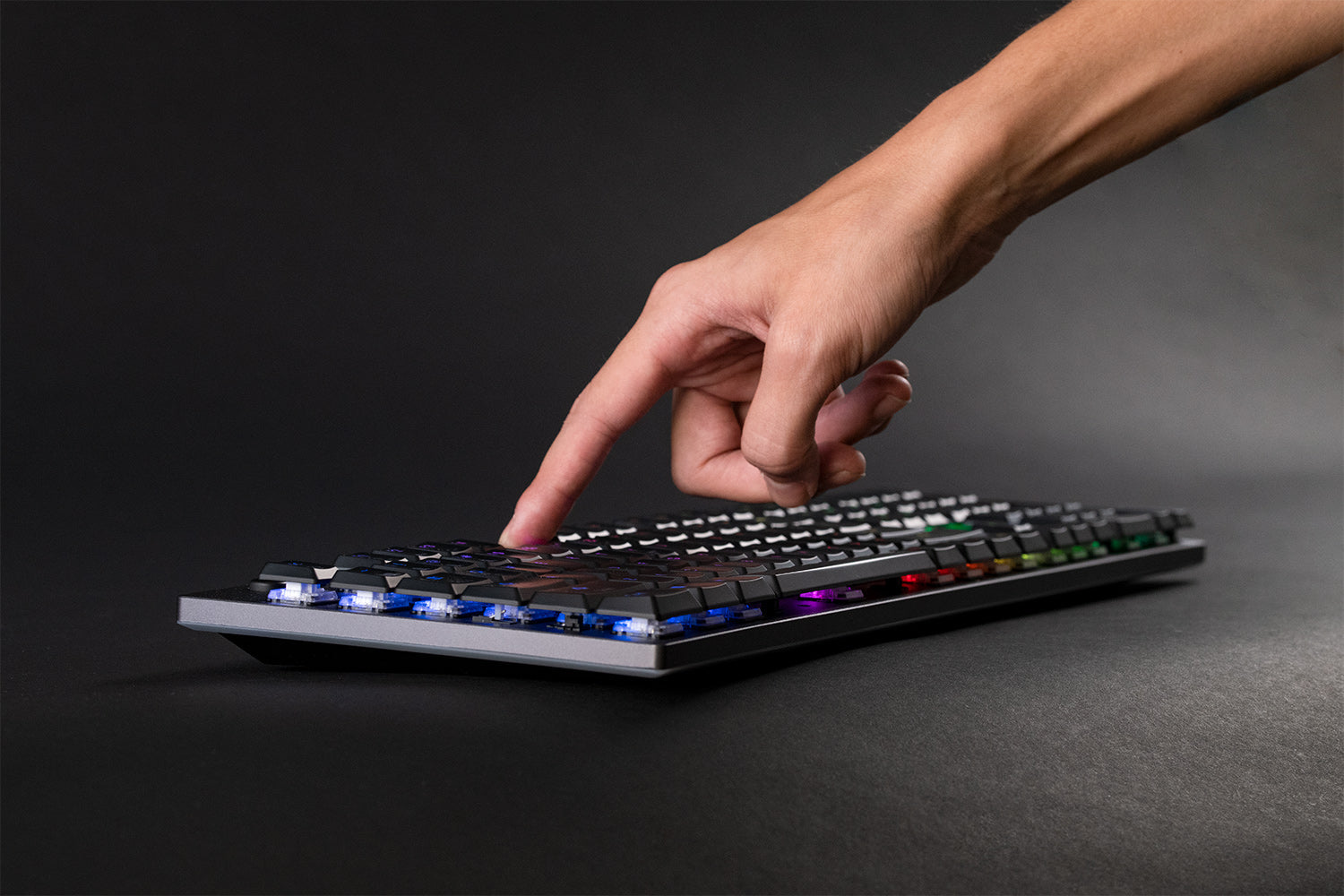 Apos Audio Hexgears Mechanical Keyboards Hexgears Venture Low-Profile Bluetooth Mechanical Keyboard