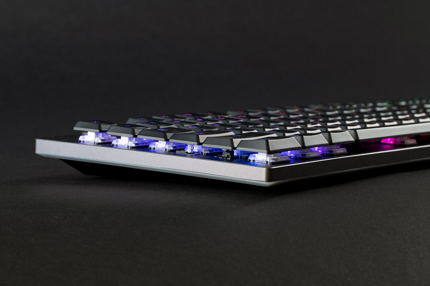 Apos Audio Hexgears Mechanical Keyboards Hexgears Venture Low-Profile Bluetooth Mechanical Keyboard