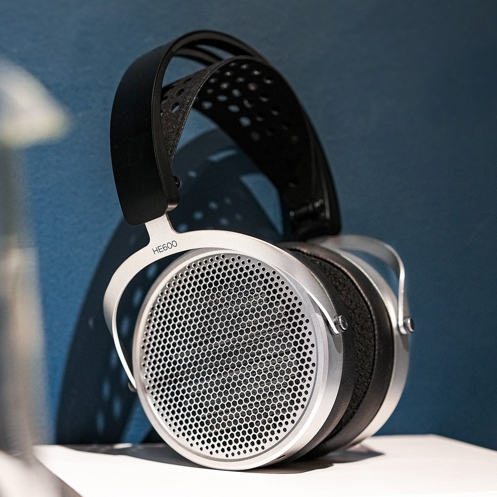 Apos Audio HIFIMAN Headphone HIFIMAN HE600 Planar Magnetic Headphones