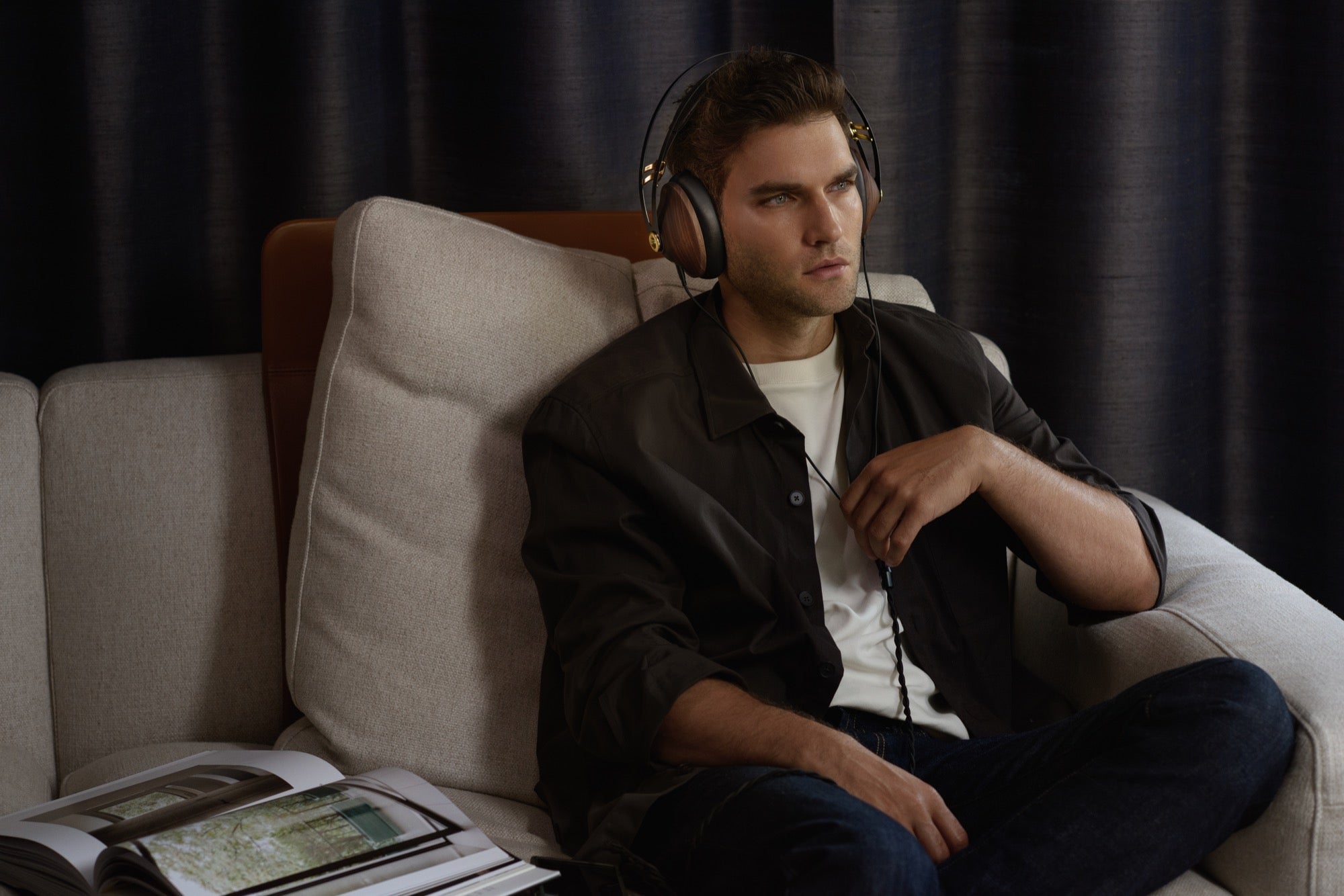 Apos Audio Meze Audio Headphone Meze Audio 99 Classics Closed Back Headphones 2nd Gen