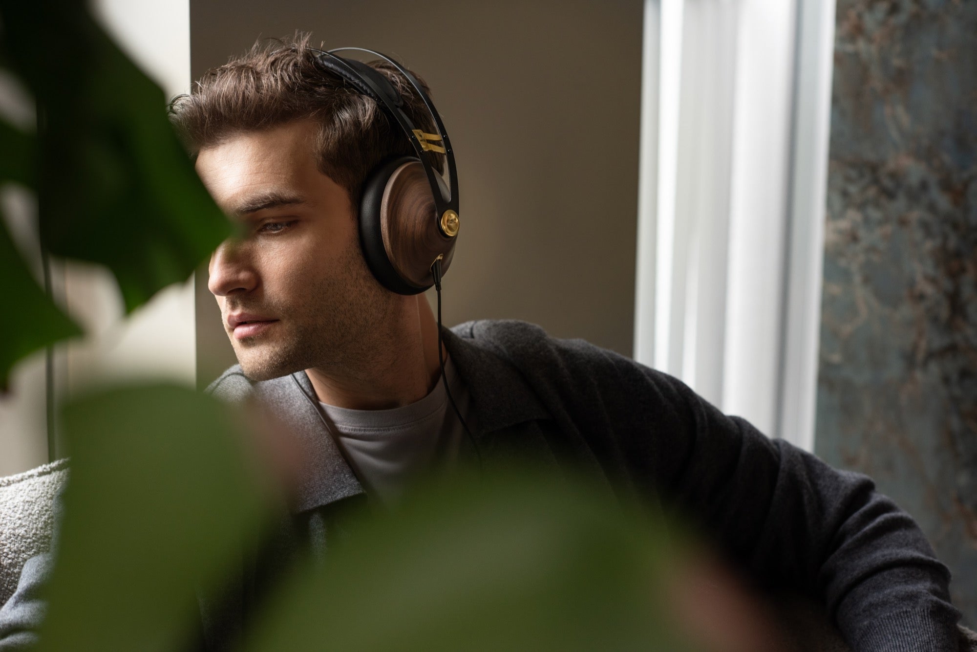 Apos Audio Meze Audio Headphone Meze Audio 99 Classics Closed Back Headphones 2nd Gen