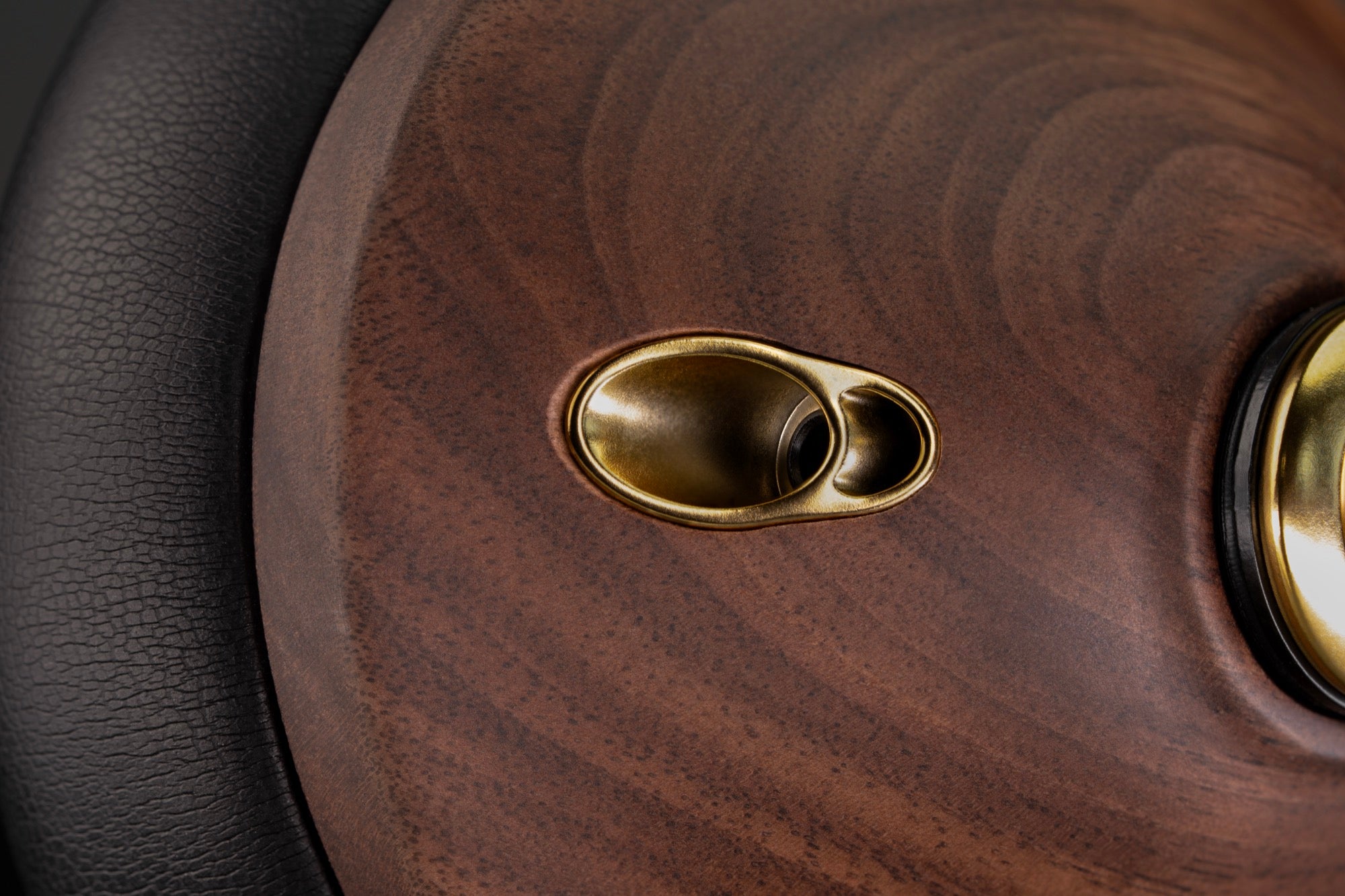 Apos Audio Meze Audio Headphone Meze Audio 99 Classics Closed Back Headphones 2nd Gen