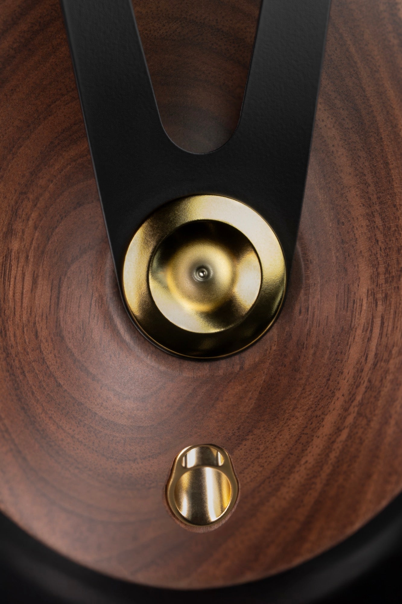 Apos Audio Meze Audio Headphone Meze Audio 99 Classics Closed Back Headphones 2nd Gen