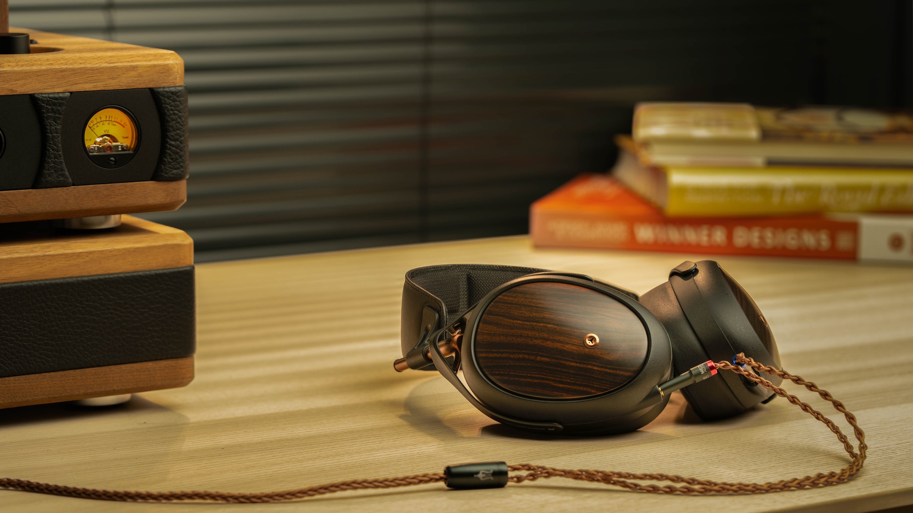 Apos Audio Meze Audio Headphone Meze LIRIC II Closed-Back Planar Magnetic Headphone
