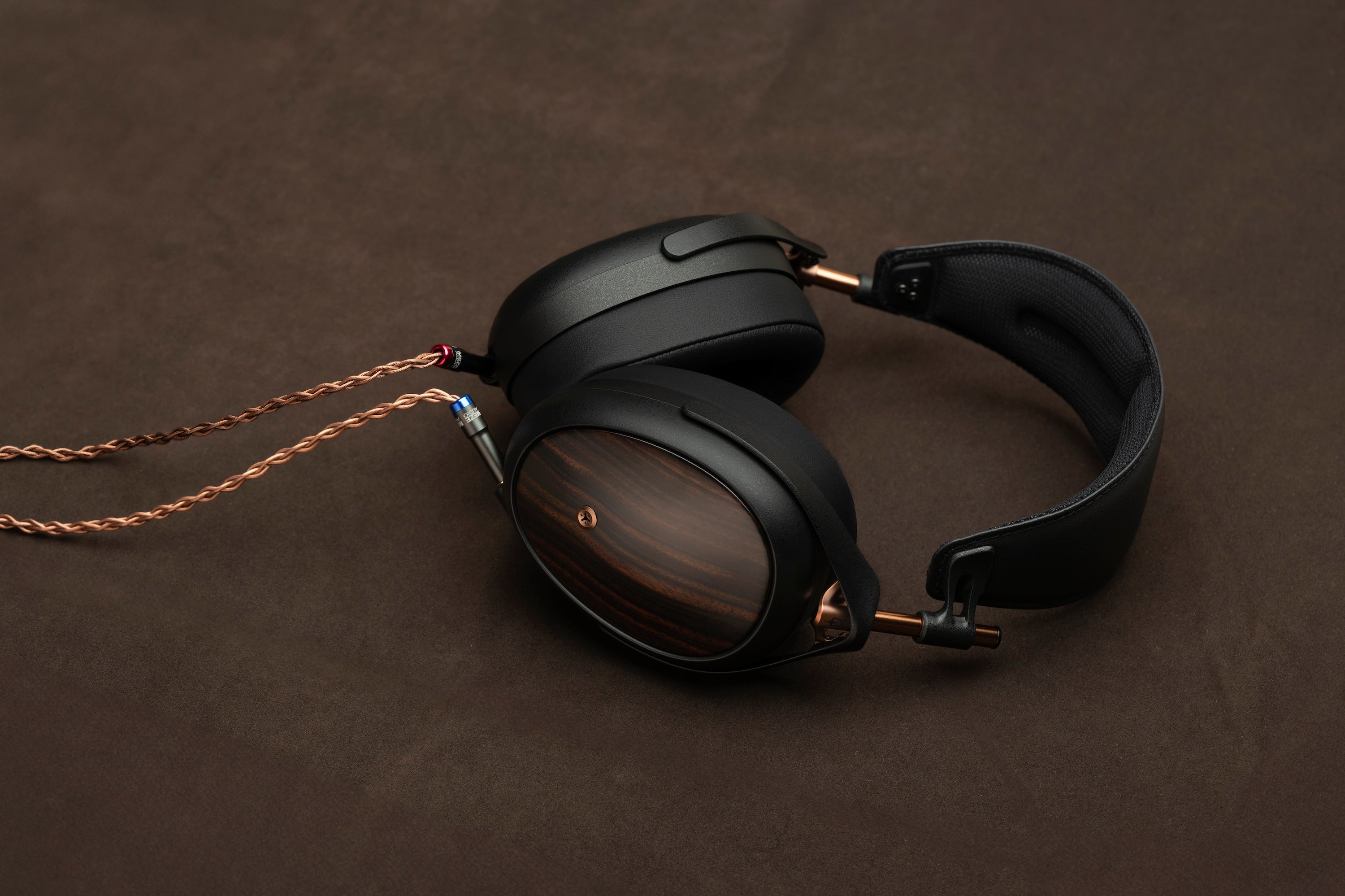 Apos Audio Meze Audio Headphone Meze LIRIC II Closed-Back Planar Magnetic Headphone