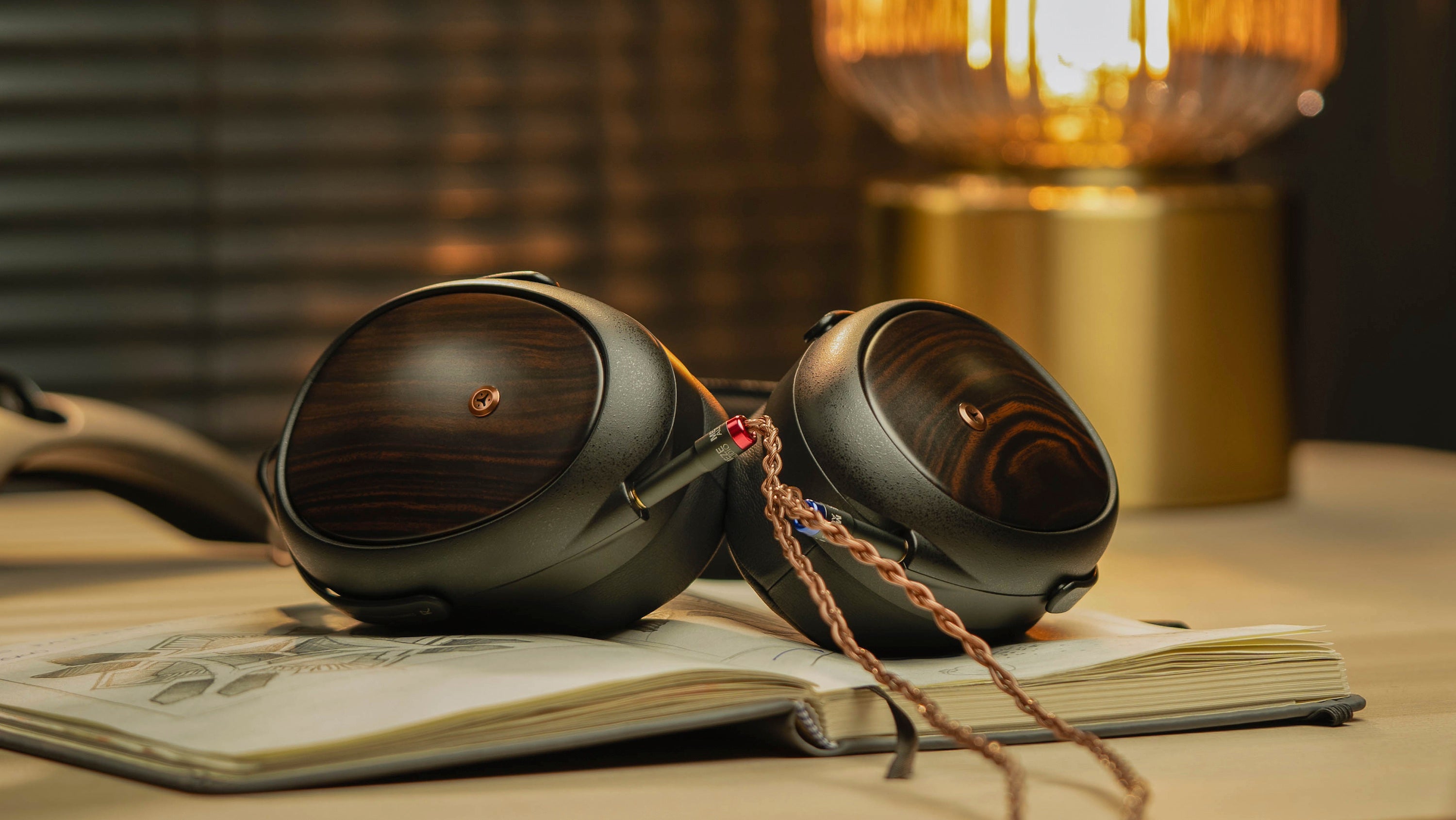 Apos Audio Meze Audio Headphone Meze LIRIC II Closed-Back Planar Magnetic Headphone