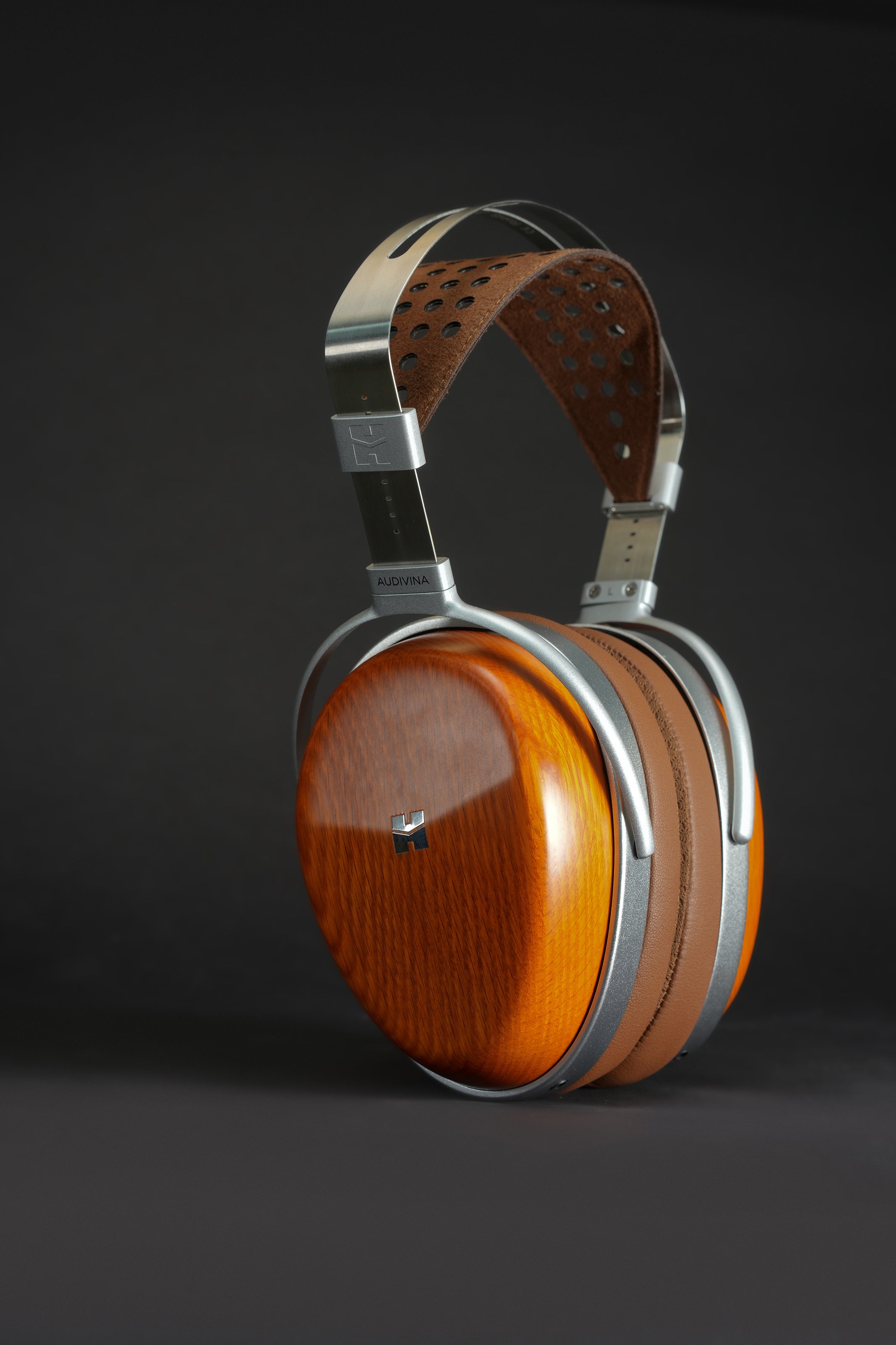 Apos Audio HIFIMAN Headphone HIFIMAN Audivina Closed-Back Planar Magnetic Headphones