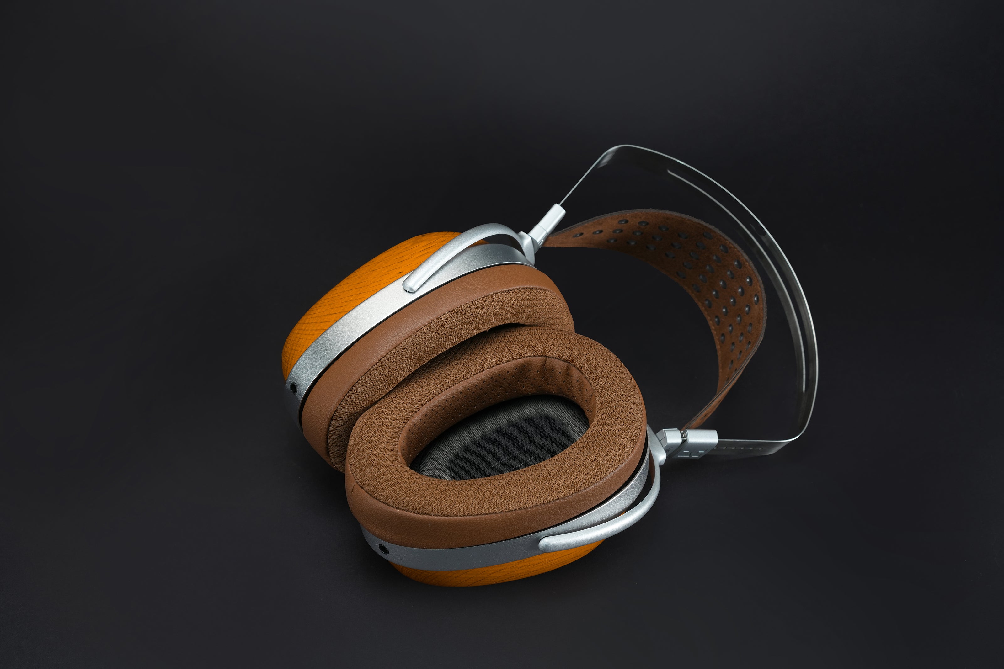 Apos Audio HIFIMAN Headphone HIFIMAN Audivina Closed-Back Planar Magnetic Headphones