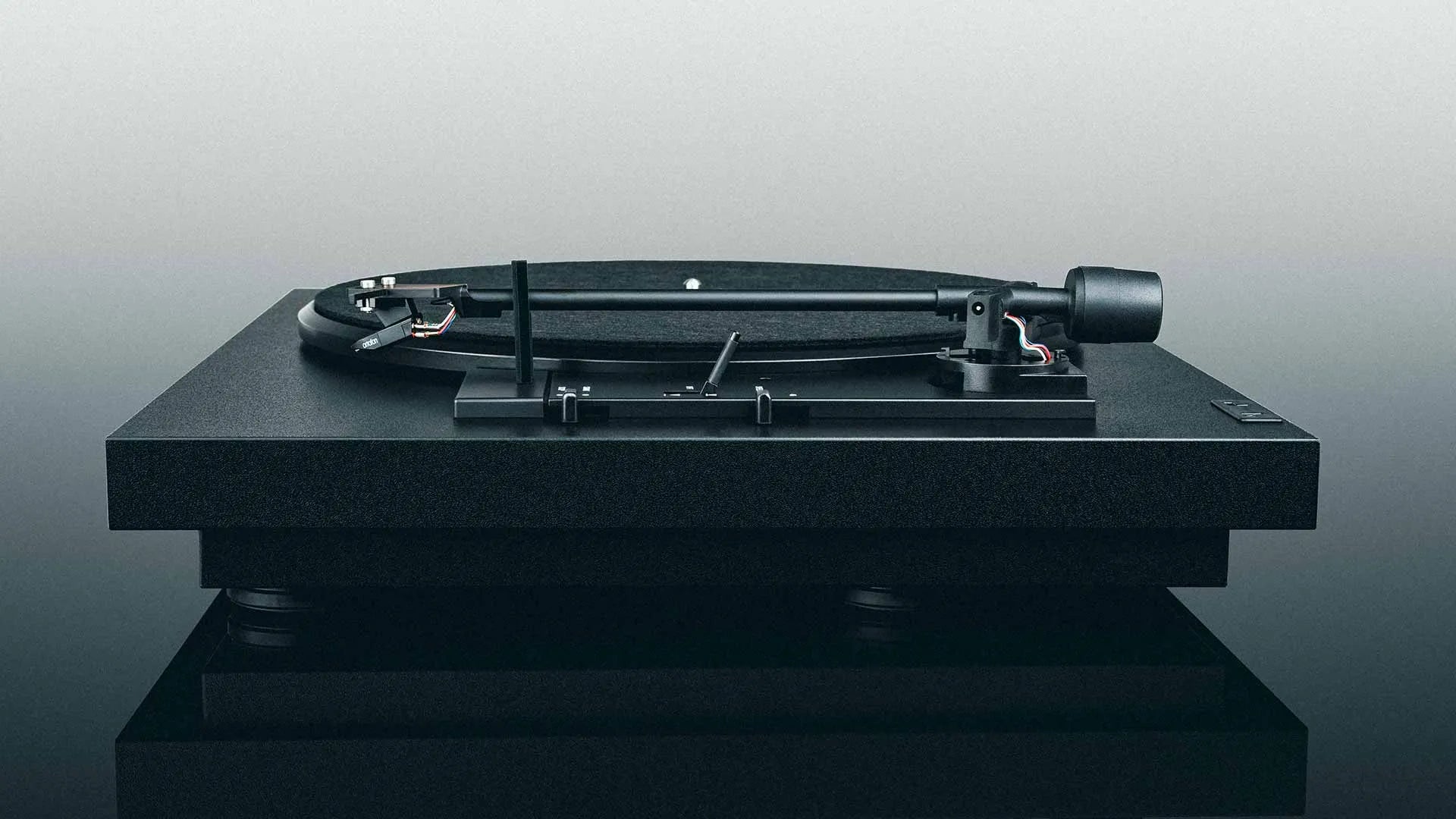 Apos Audio Pro-Ject Audio Turntable Pro-Ject Audio A1 Automatic Turntable