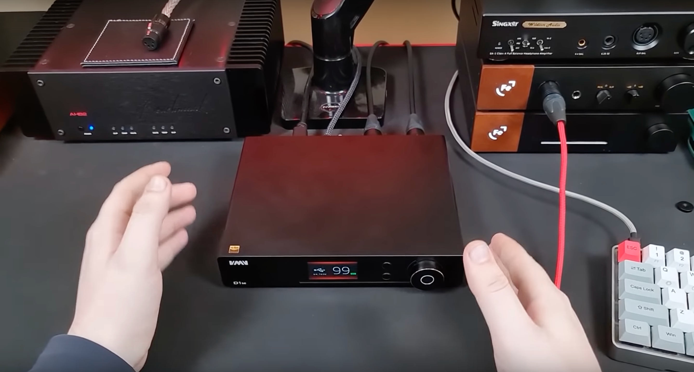 GoldenSound: "Top Sub-$1000 DAC" SMSL VMV D1se