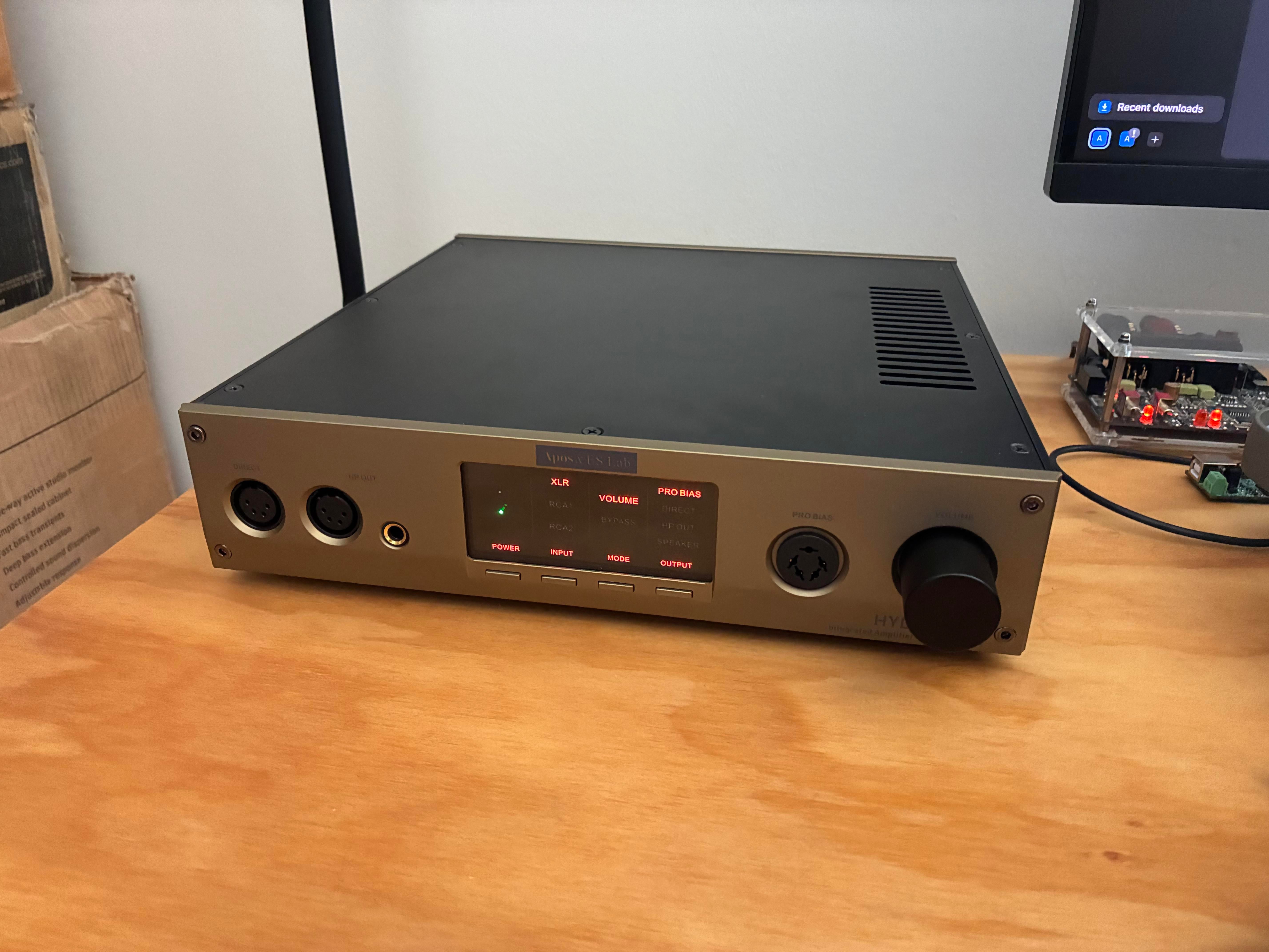 Apos x ES Lab Hydra Integrated Amplifier