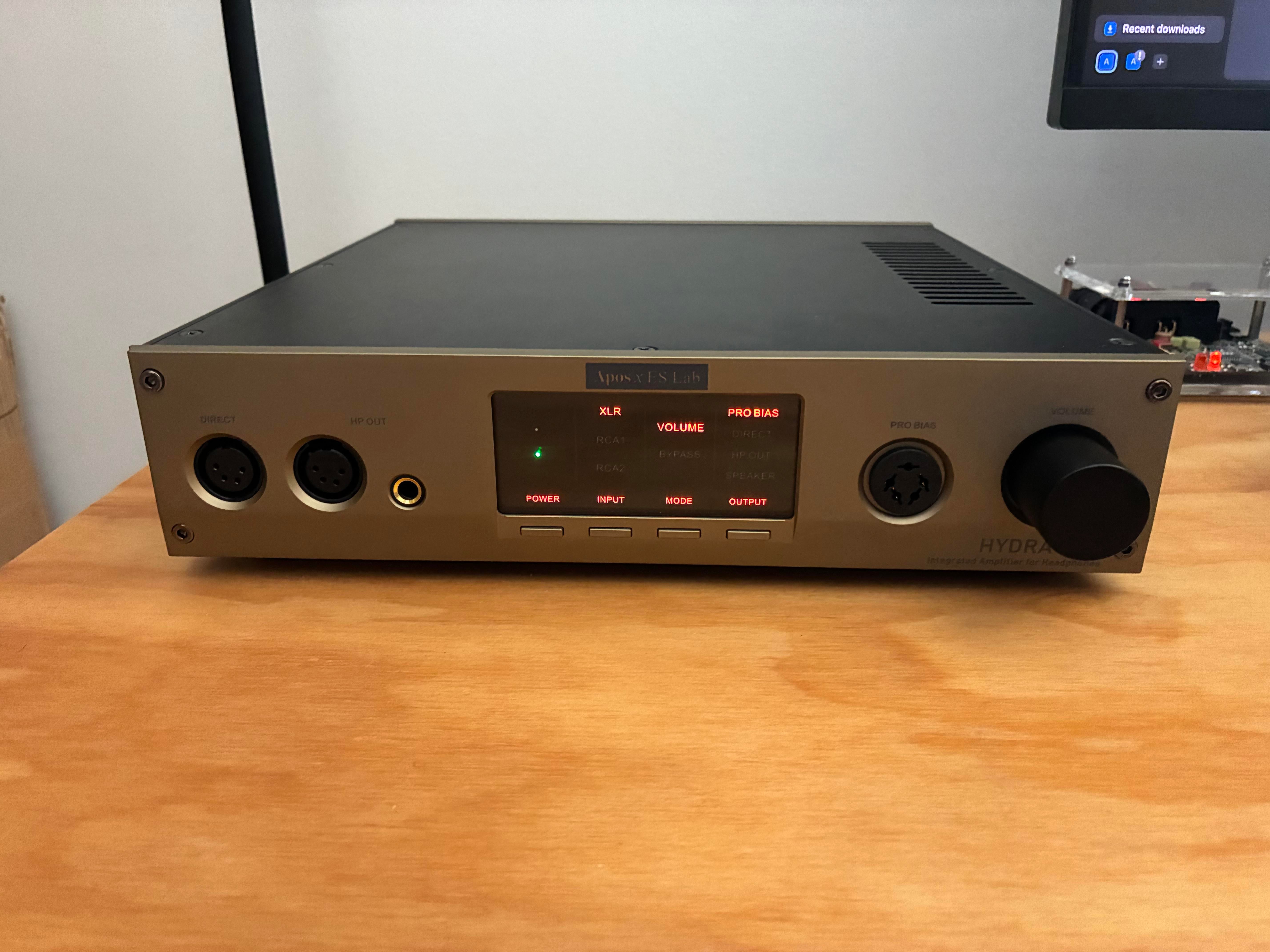 Apos x ES Lab Hydra Integrated Amplifier
