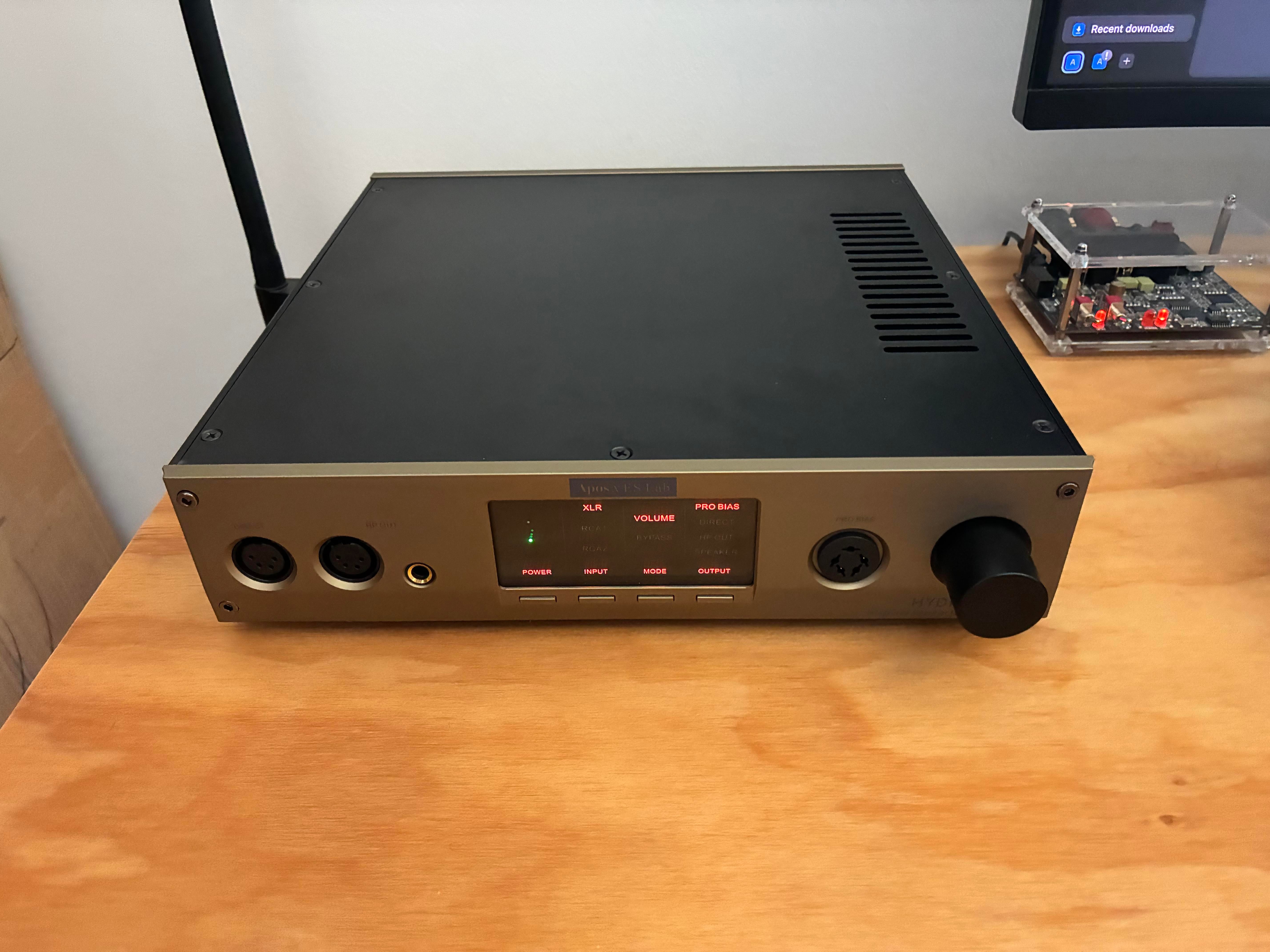 Apos x ES Lab Hydra Integrated Amplifier
