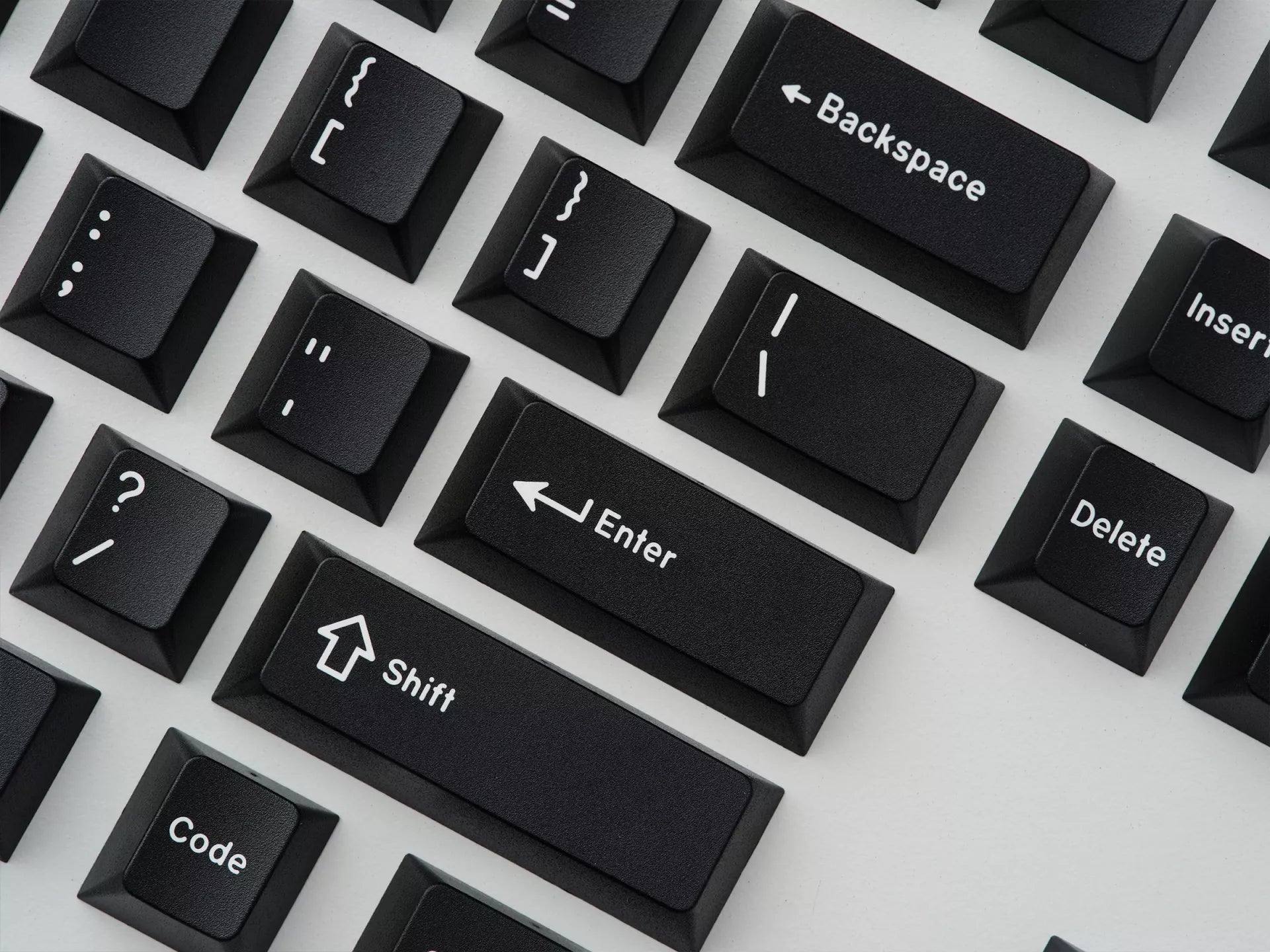 GMK WoB Keycap Set (White on Black)