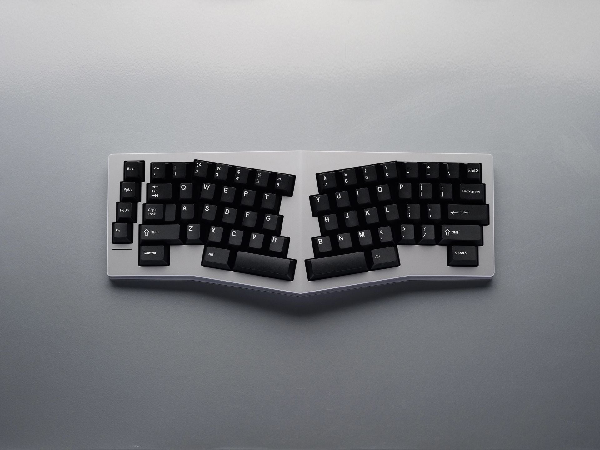 GMK WoB Keycap Set (White on Black)
