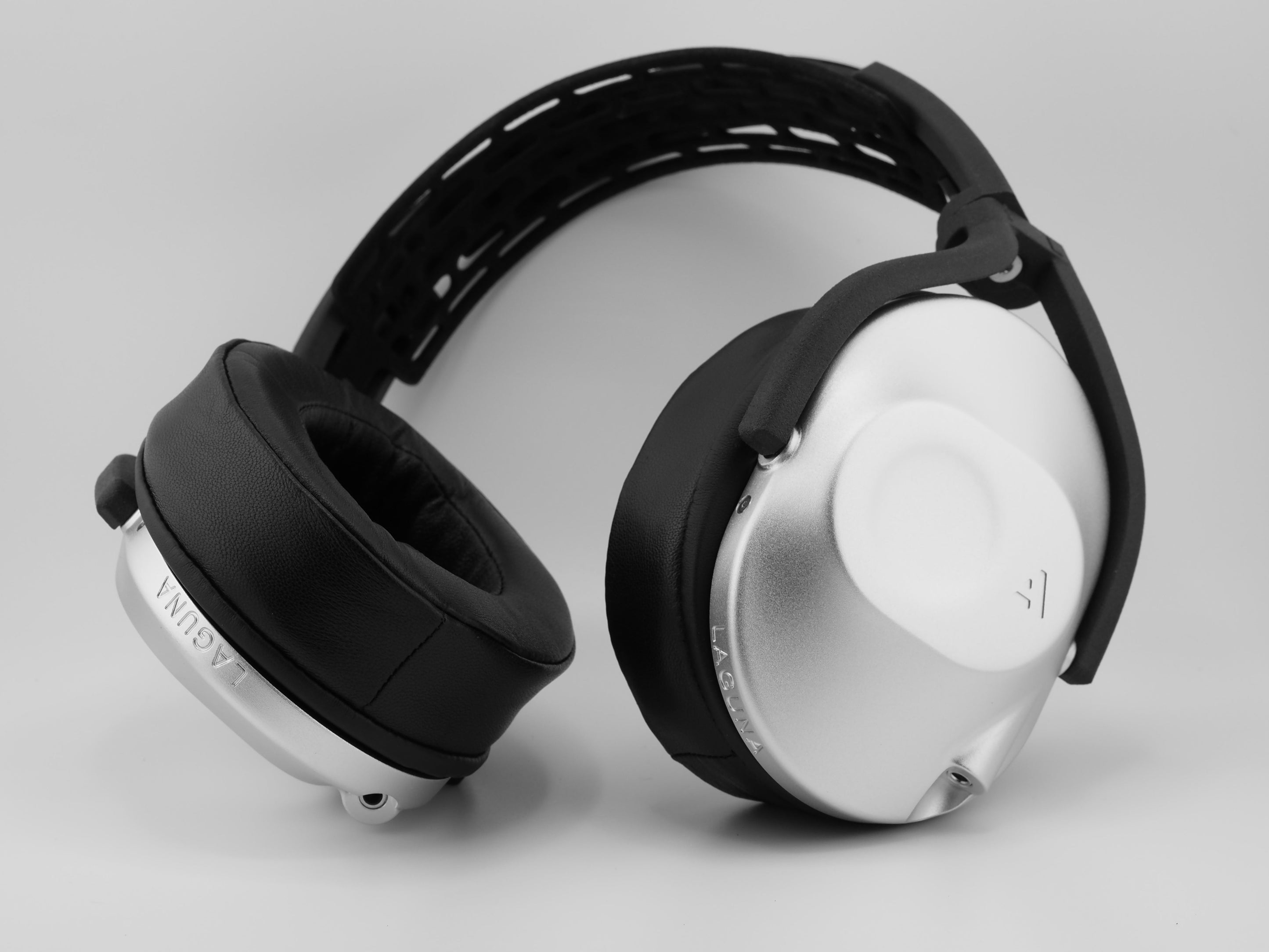 Auribus Acoustics Laguna Precision Closed-Back Headphones