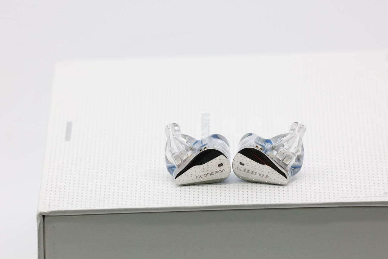 Moondrop Blessing 3 2DD+4BA Hybrid Triple-Range Frequency Division IEM