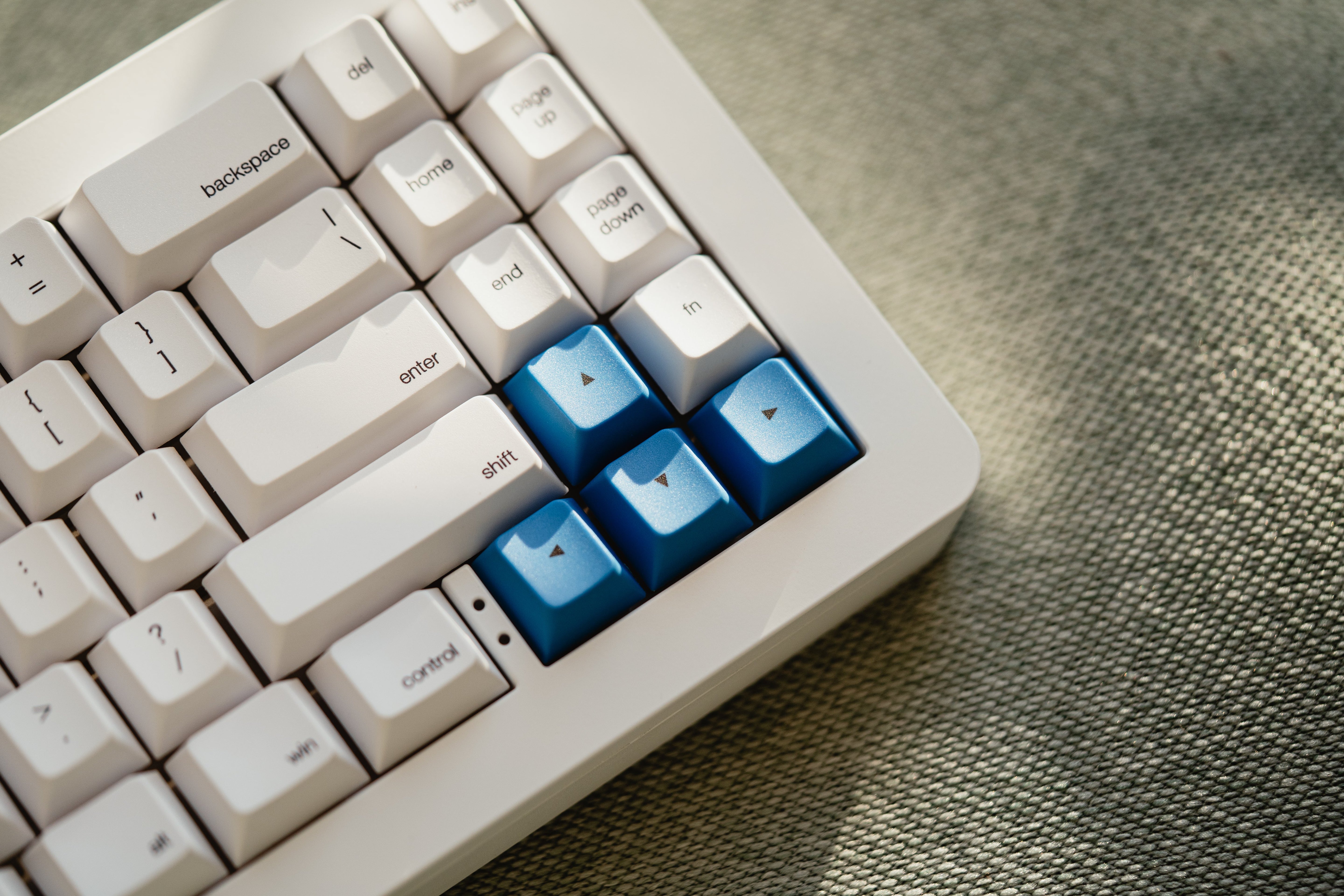 Apos Audio Alpaca Keyboards Mechanical Keyboards WhiteFox Eclipse Mechanical Keyboard with Aluminum High Profile Case