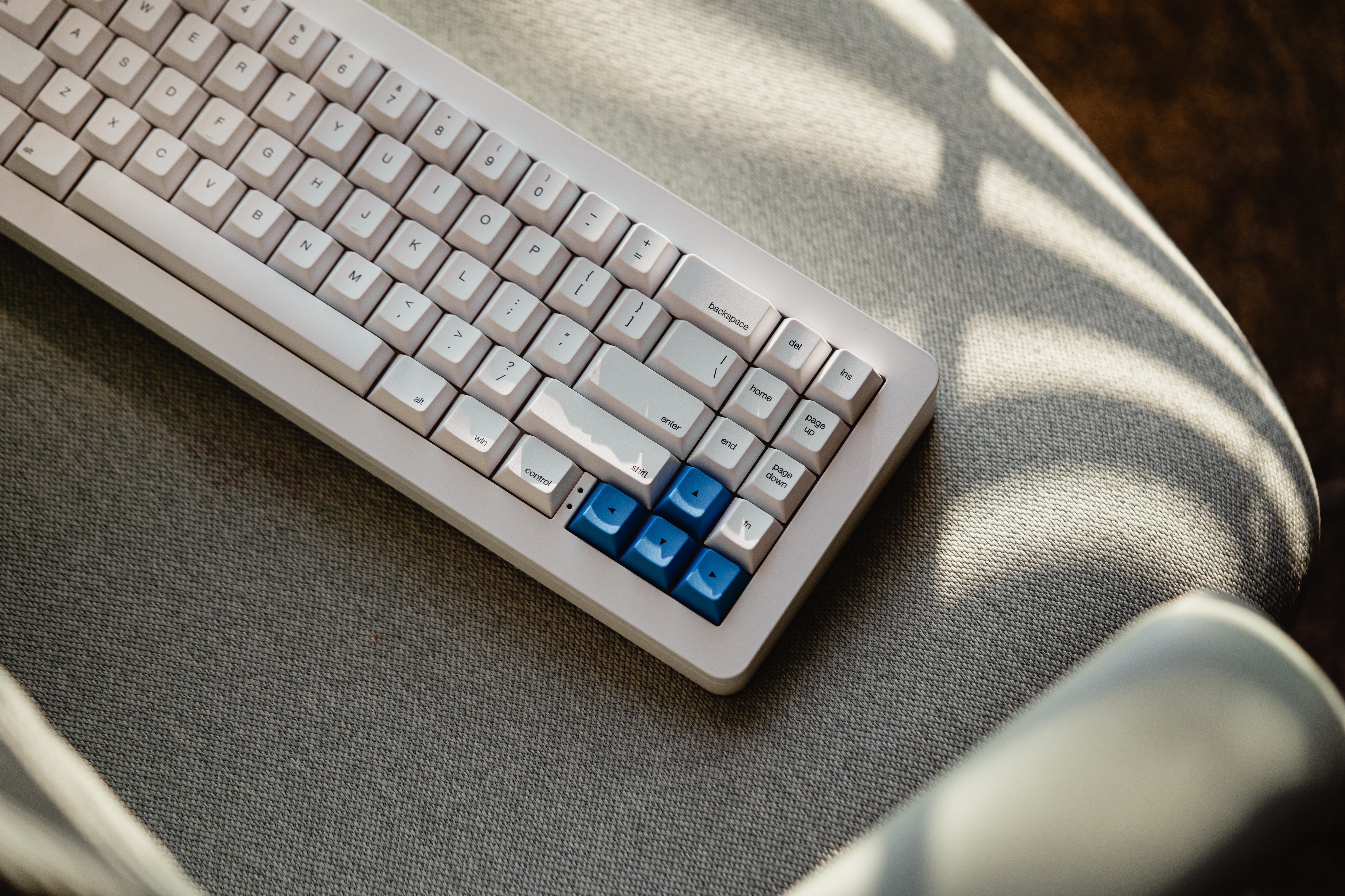 Apos Audio Alpaca Keyboards Mechanical Keyboards WhiteFox Eclipse Mechanical Keyboard with Aluminum High Profile Case