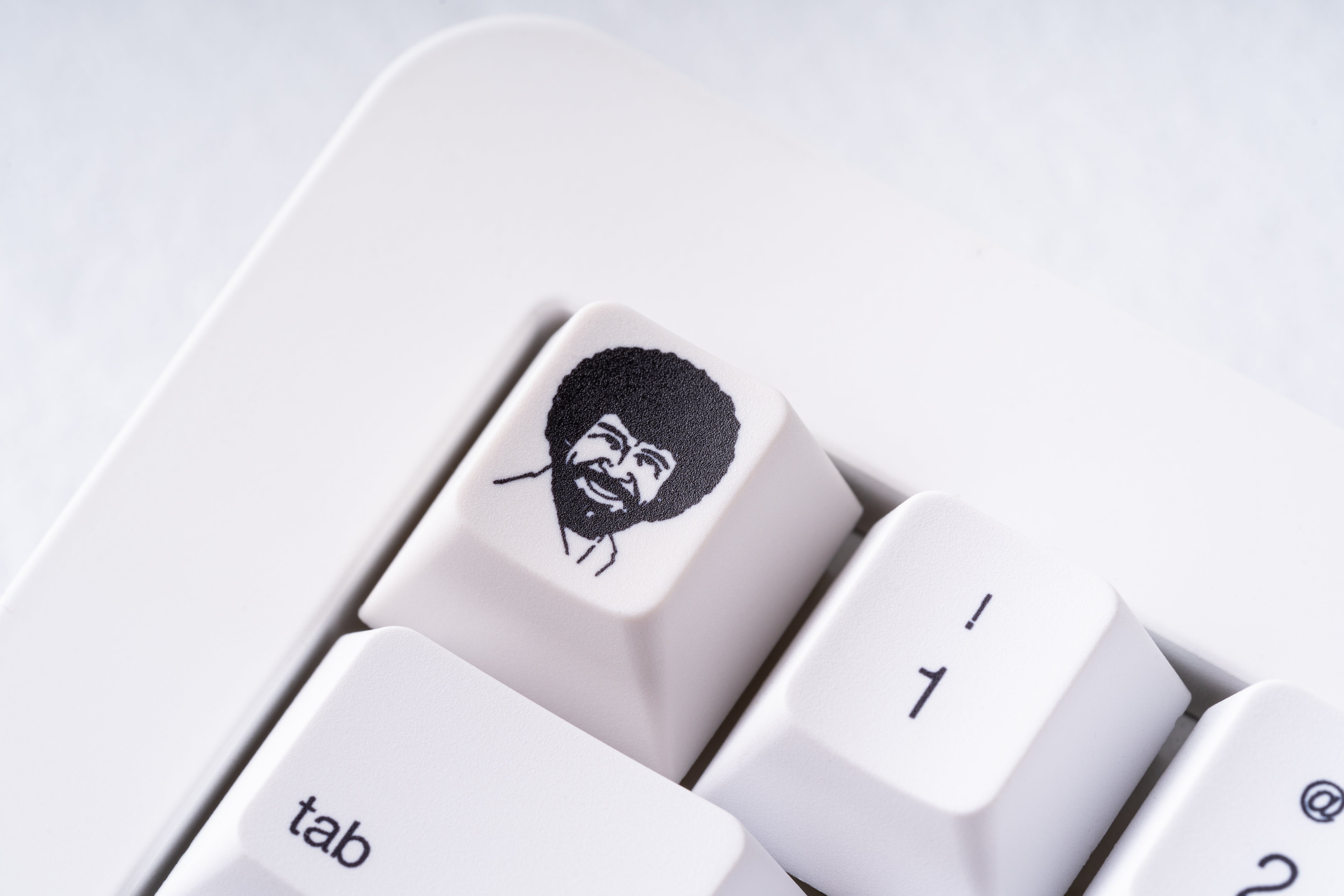 Apos x Bob Ross Panoramic Scenic Keycaps
