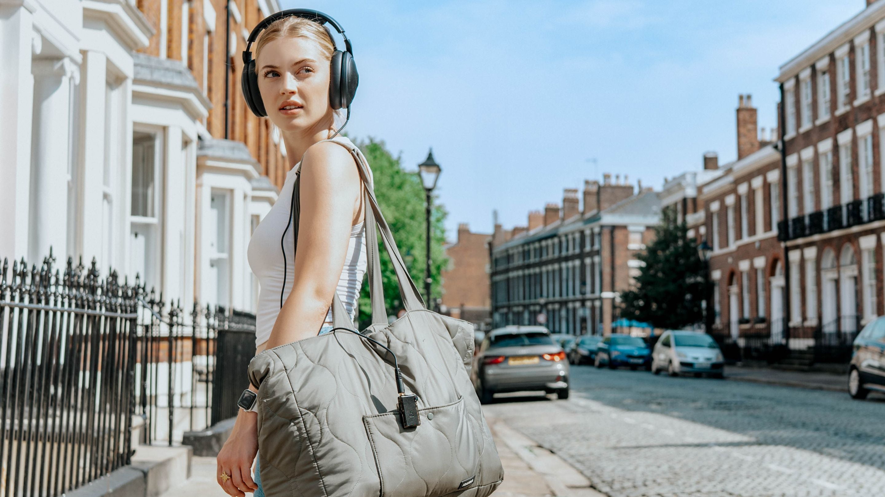 Apos Audio iFi Headphone DAC/Amp iFi GO blu Air Portable Hi-Res Bluetooth DAC & Headphone Amp