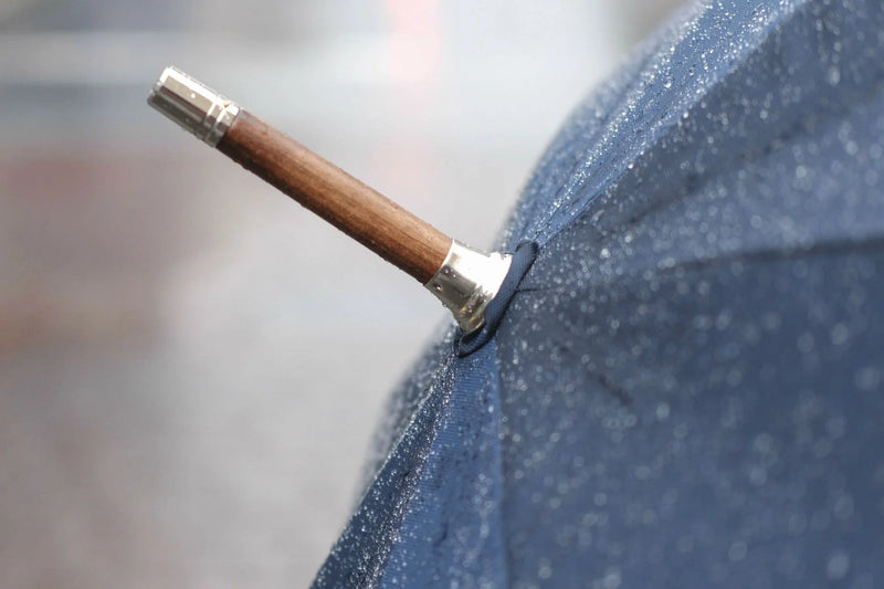 Apos Audio Lost Monarch Umbrella Lost Monarch Solid Stick Umbrella in Chestnut