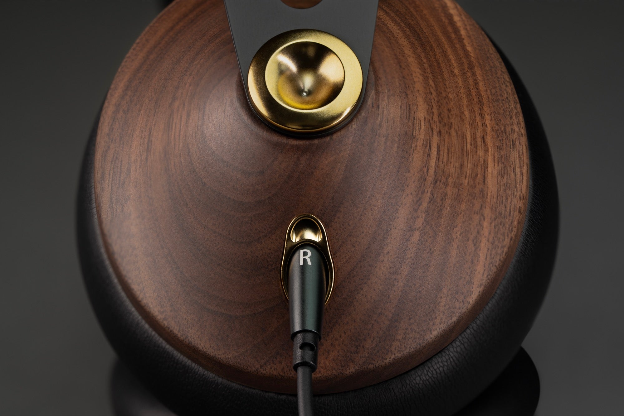 Apos Audio Meze Audio Headphone Meze Audio 99 Classics Closed Back Headphones 2nd Gen