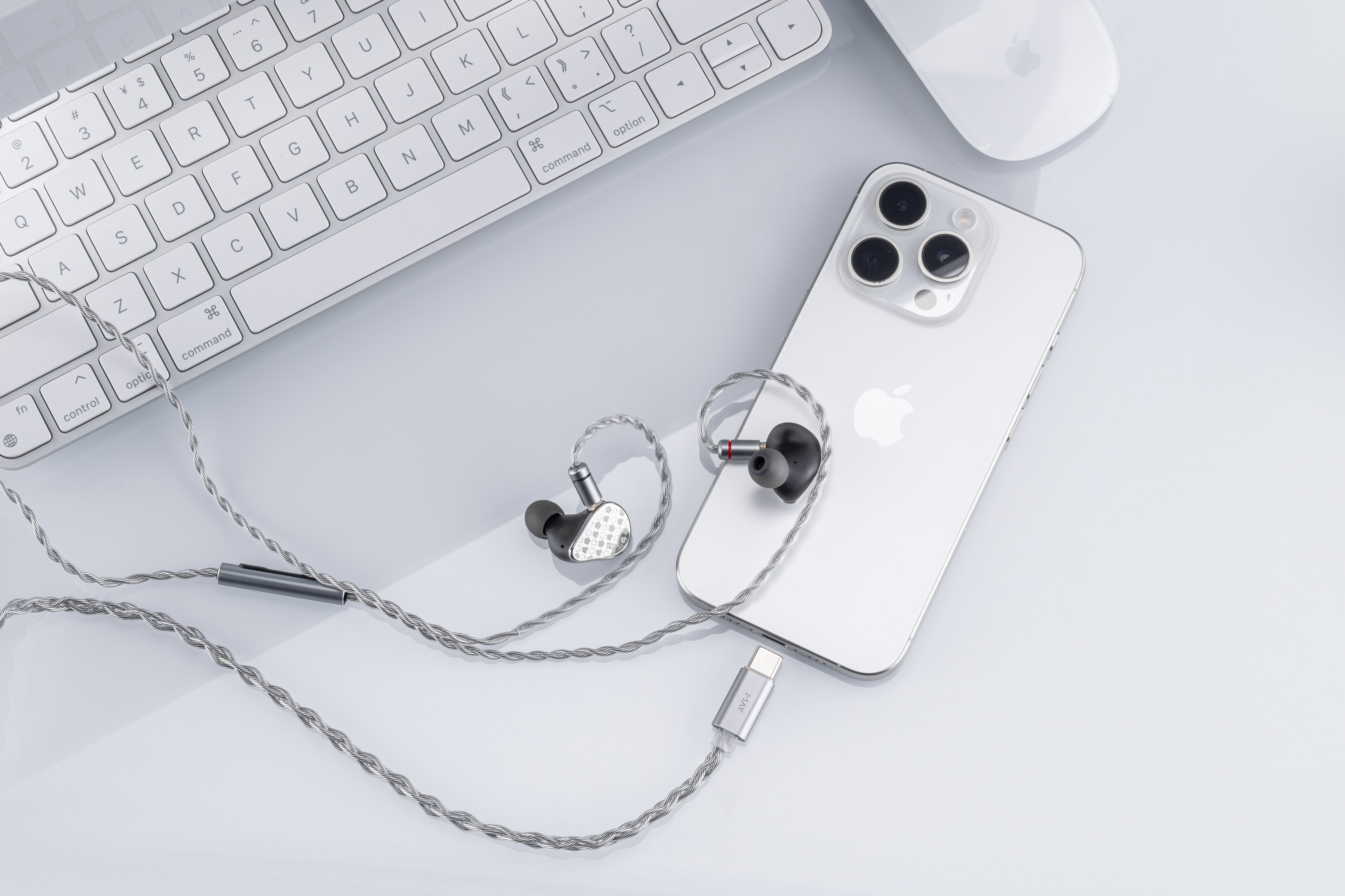 Apos Audio Moondrop Earphone / In-Ear Monitor (IEM) Moondrop May Dynamic Driver + Planar Magnetic Driver IEM (In-Ear Monitor)