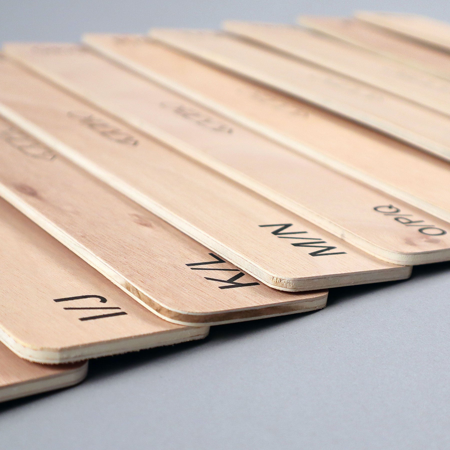 Apos Audio TurntableLab.com Accessory Turntable Lab: Wooden LP Dividers For Vinyl Records - Alpha