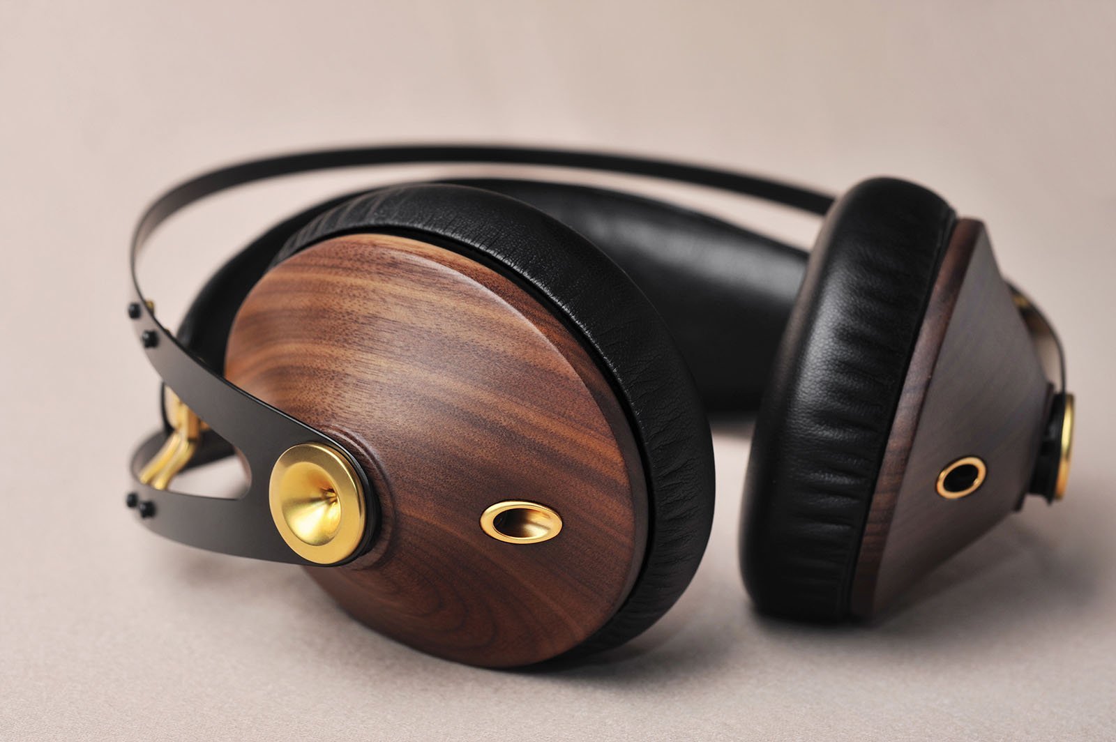 Meze Audio 99 Classics Closed Back Headphone