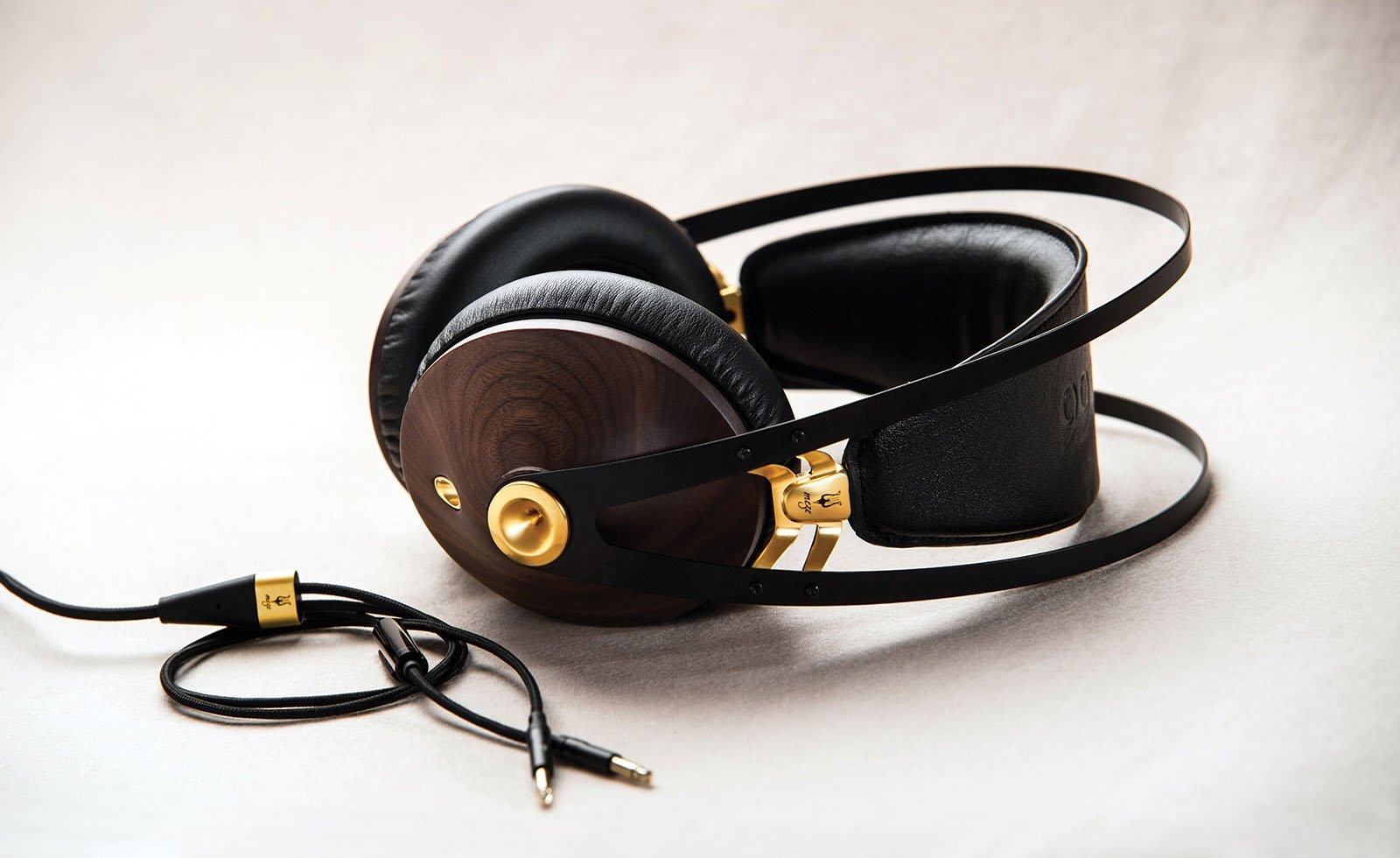 Meze Audio 99 Classics Closed Back Headphone